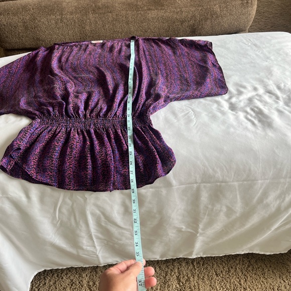 NWOT Parker Chic blouse with a multicolor pattern. Relaxed fit bat - Picture 6 of 9